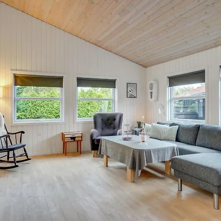 Almen - 400m From The Sea By Interhome * Hals