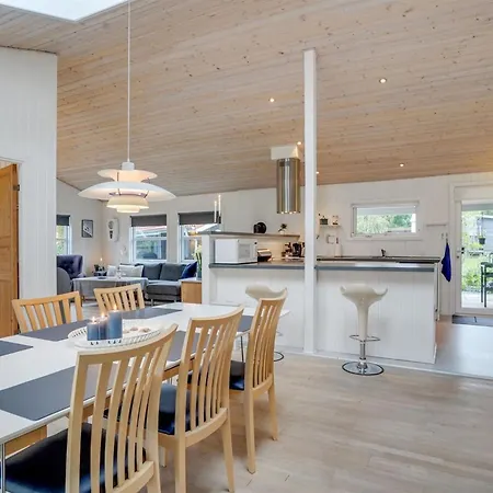 Almen - 400m From The Sea By Interhome * Hals