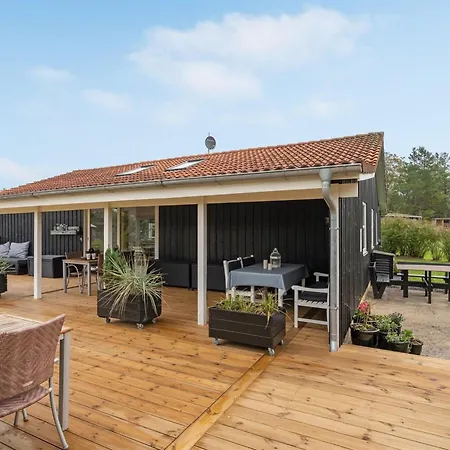 Almen - 400m From The Sea By Interhome * Hals